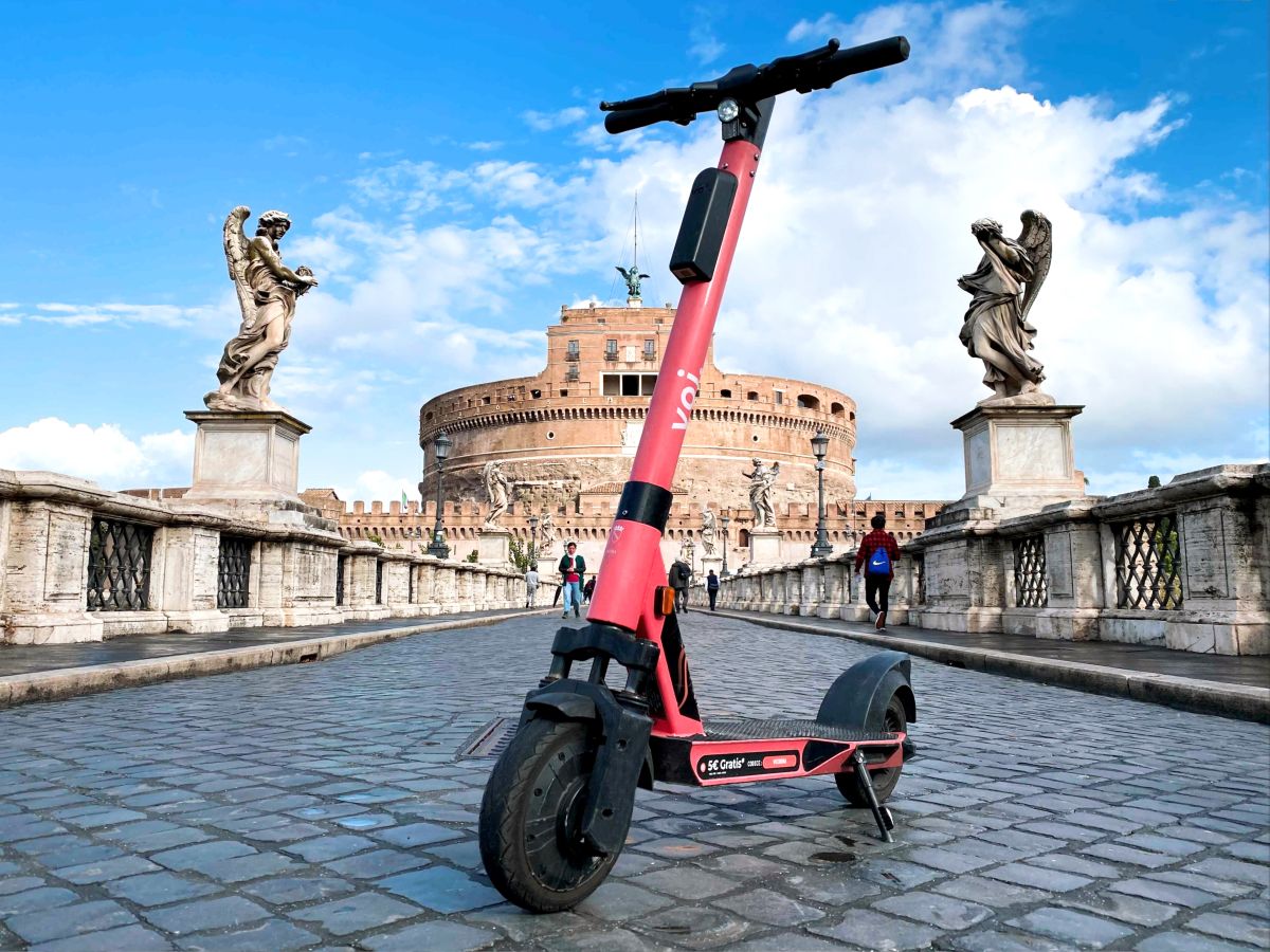 A Roma gratis l’uso dei monopattini “Voi” per gli operatori sanitari