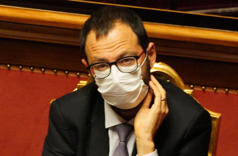 Dl Ristori, Patuanelli “Erogato oltre un miliardo in 12 giorni”