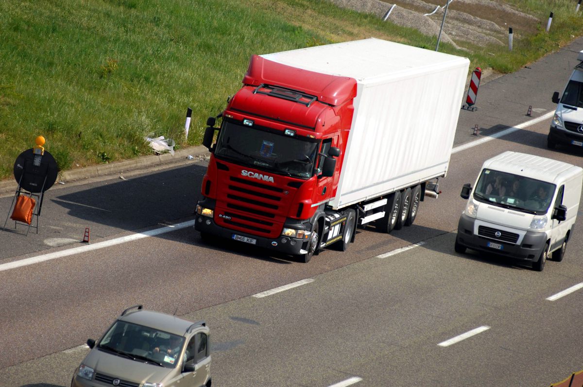 Anita “Garantire il ristoro agli autisti dei Tir fuori dalle autostrade”