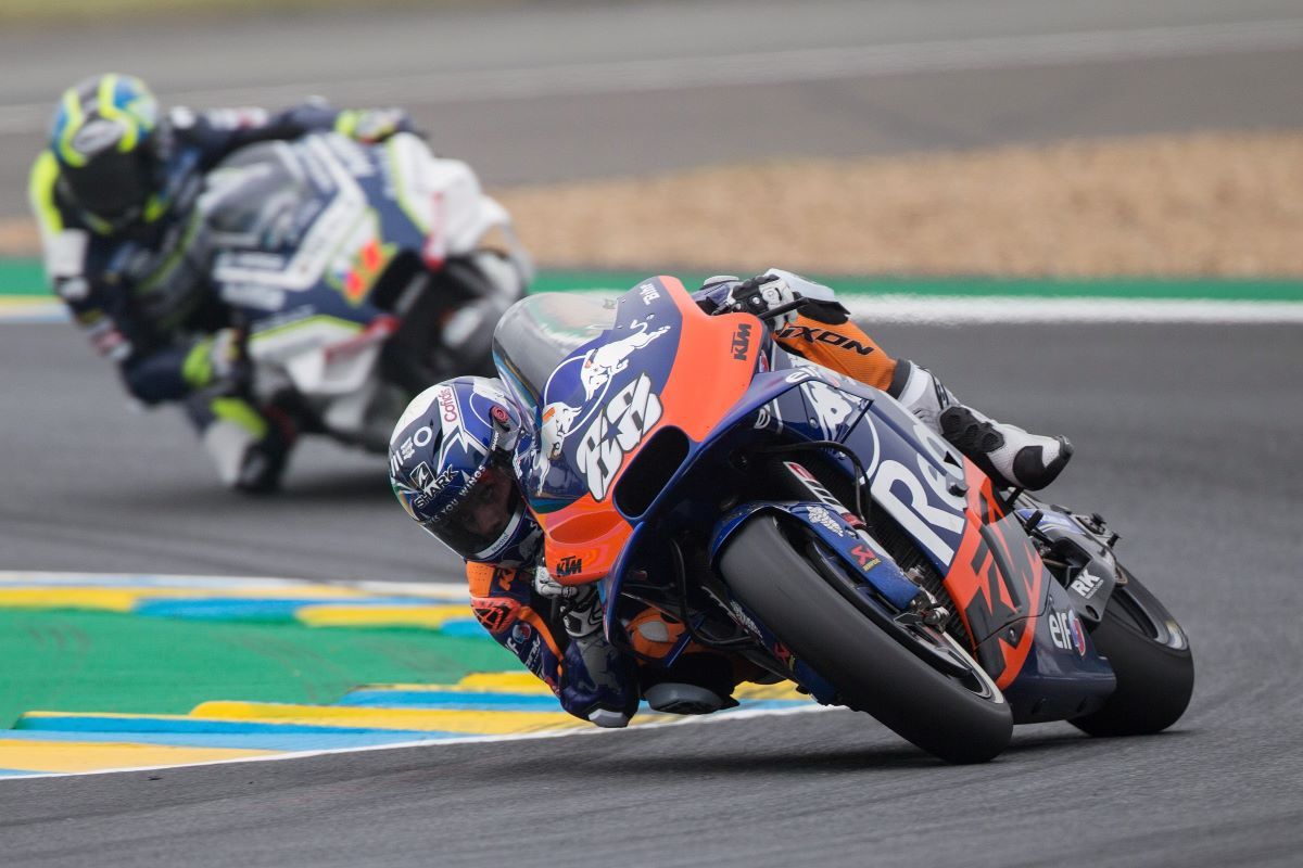 Oliveira vince a Portimao su Miller e Morbidelli, Rossi 12°