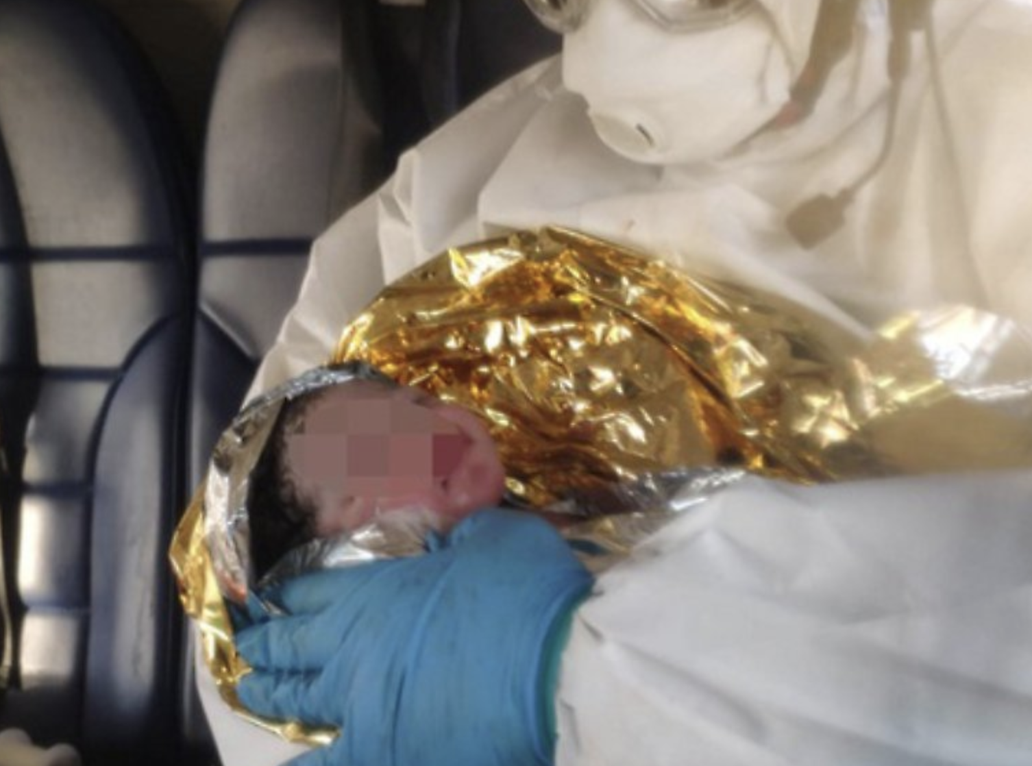 Parto in elicottero per una migrante ospitata a Lampedusa