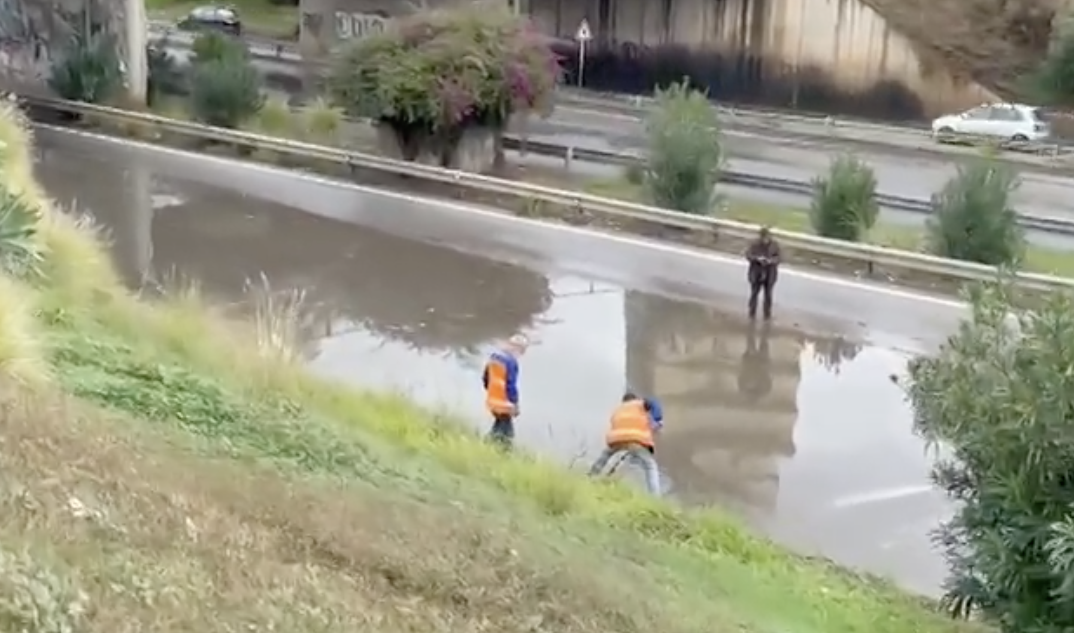 Piove a Palermo, allagamenti nei sottopassi e chiusure precauzionali