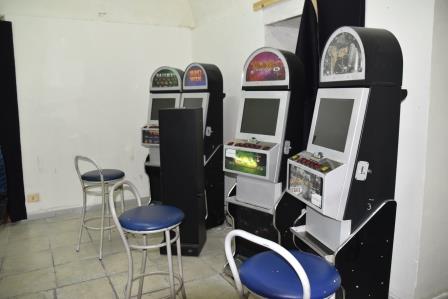 Catania, scoperta bisca clandestina: sequestro e denunce