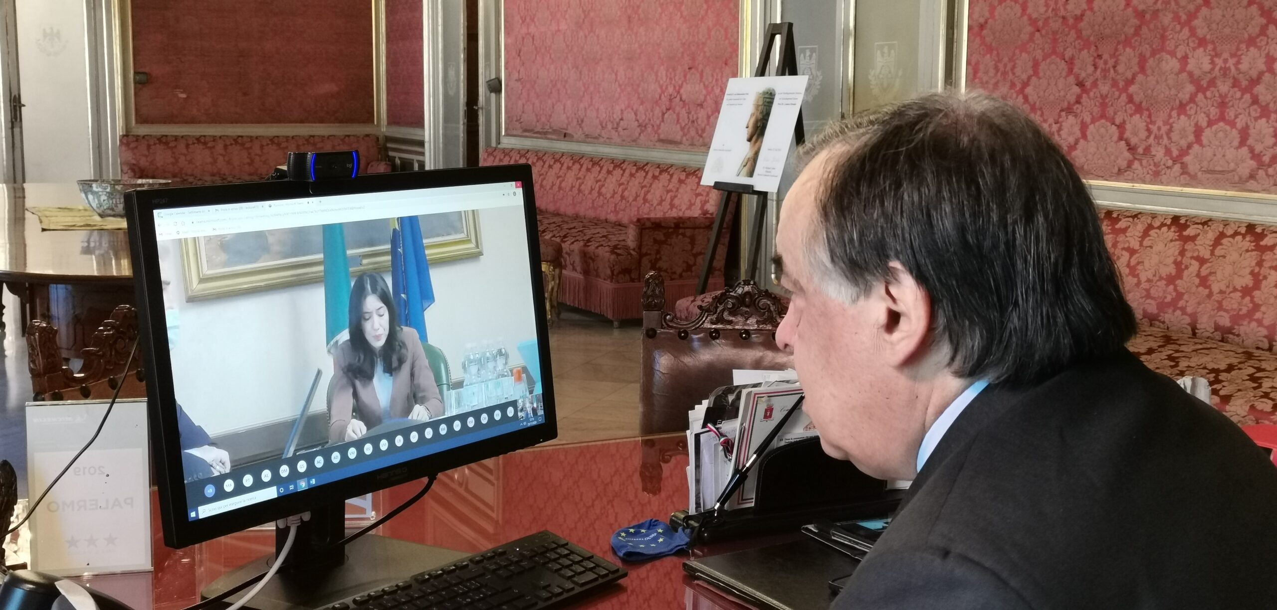 Orlando parla con Azzolina “Attenzione a famiglie più deboli”