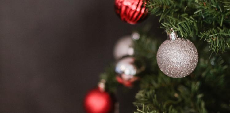 Natale con il Covid, cosa ci aspetta tra crisi e restrizioni