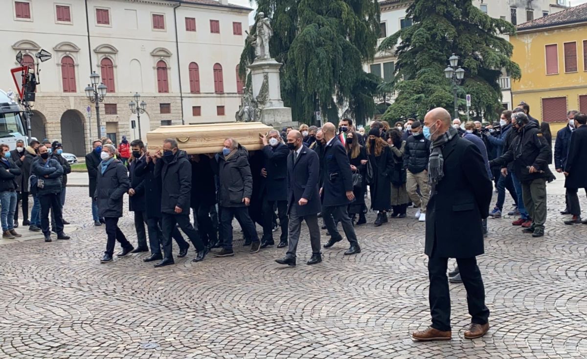 Al Duomo di Vicenza l’ultimo saluto a Paolo Rossi