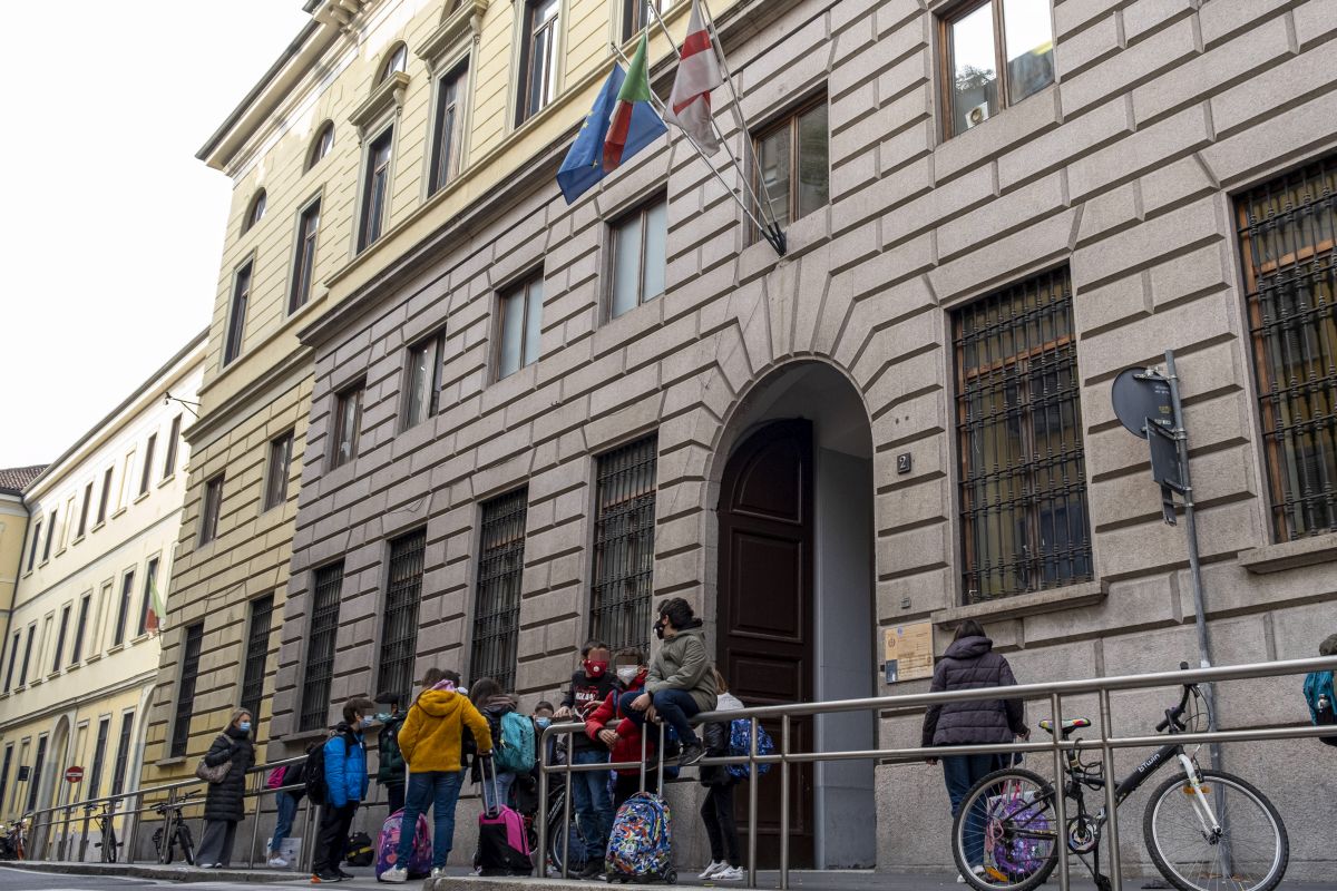 Scuole Palermo, le indicazioni per evitare gli stazionamenti in ingresso e uscita