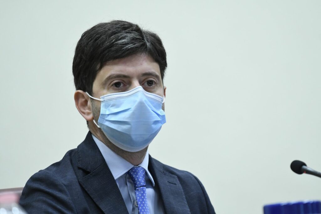 Speranza firma una nuova ordinanza: 2 regioni in zona rossa