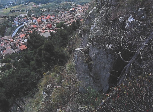 Castronovo di Sicilia, consolidamento costone roccioso