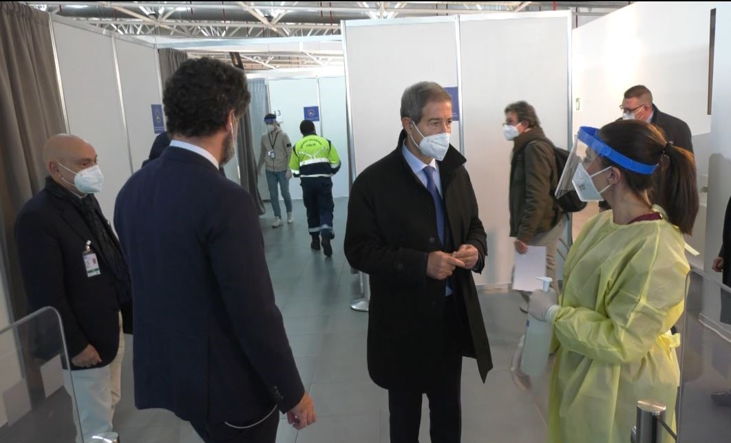Via ai controlli per chi arriva in Sicilia, Musumeci a Fontanarossa