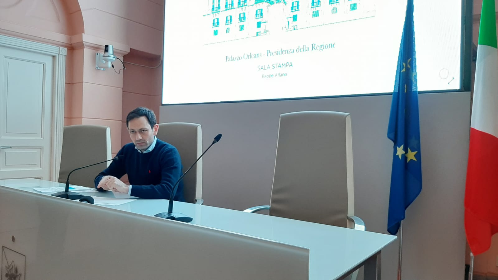 Vaccino anti covid, al via pre-adesione del personale sanitario