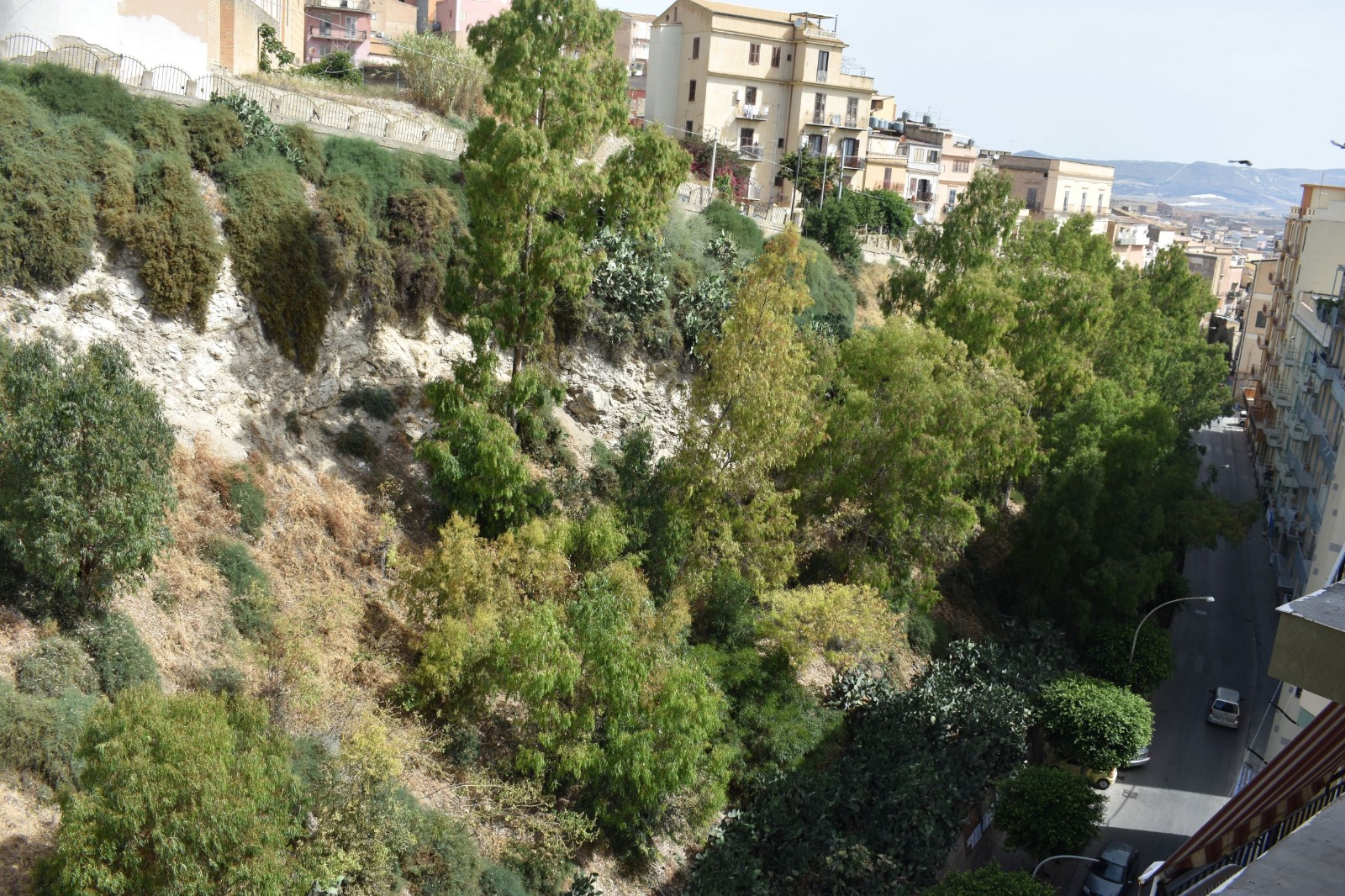 Licata, lavori di consolidamento del costone che sovrasta via Marconi