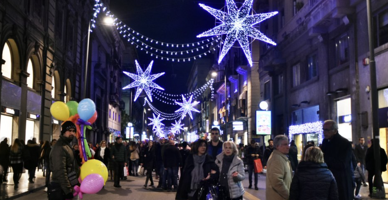 Risalgono i contagi in Sicilia e Orlando pensa a un’ordinanza