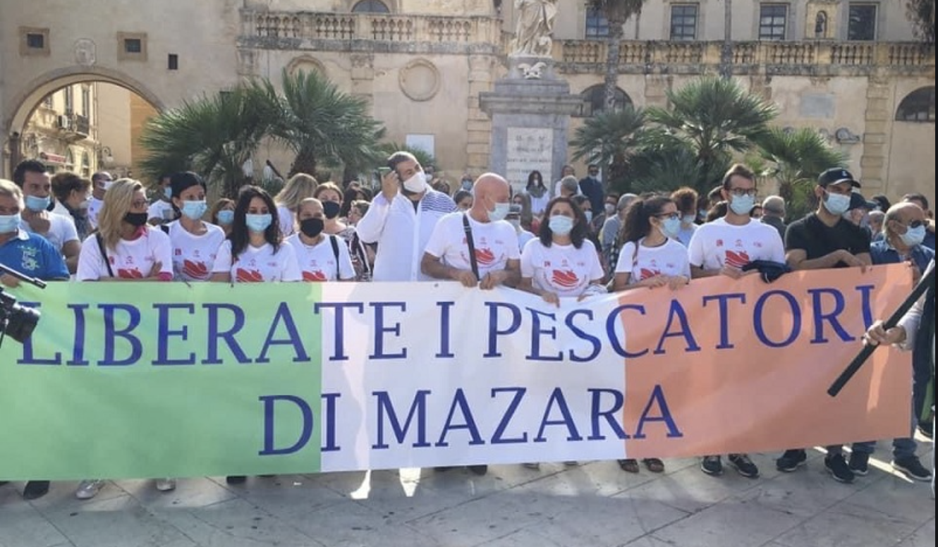 Pescatori trattenuti in Libia da cento giorni, interviene il vescovo