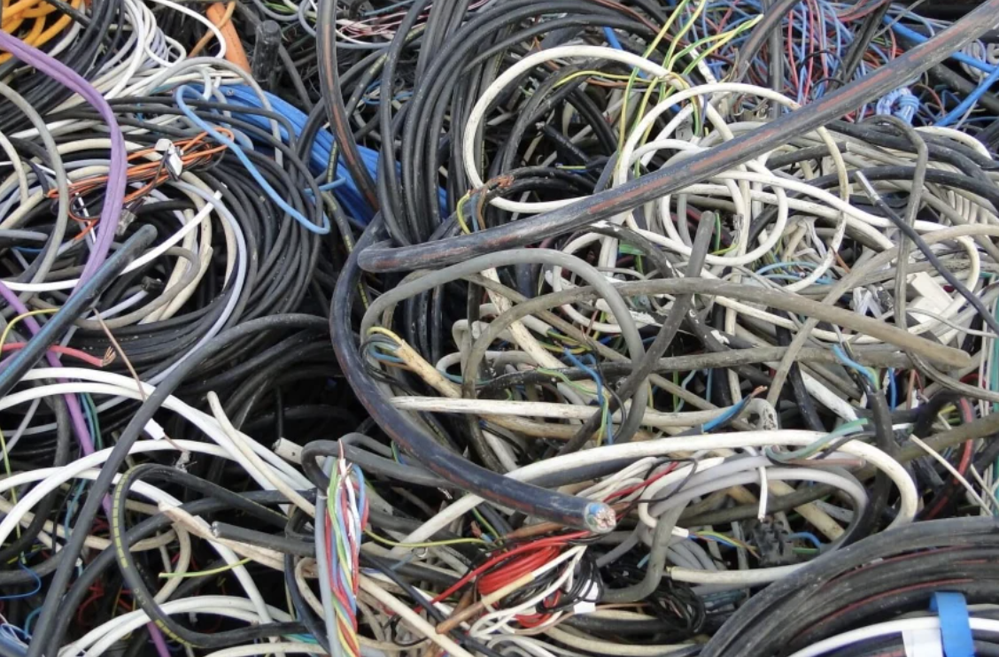 Sequestrata discarica di rifiuti pericolosi alla Guadagna a Palermo