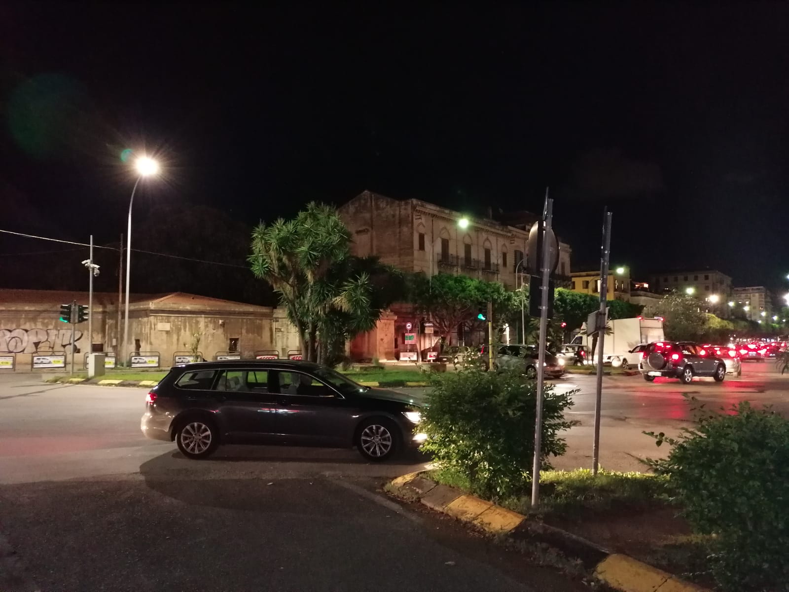 Illuminazione zona Villa Tasca a Palermo: riaccesi oltre 500 punti luce