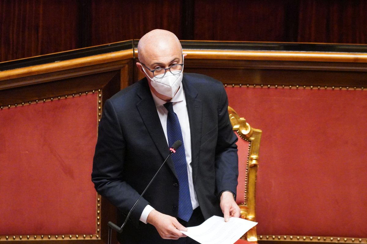 Governo, D’Incà “Andare avanti con Conte”