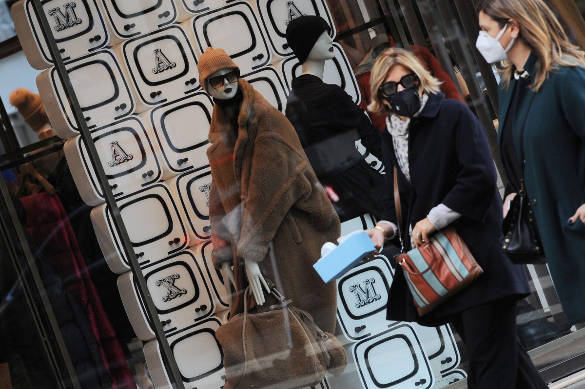 Anche a dicembre pesante impatto del Covid sui consumi