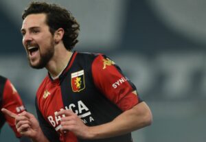 GENOVA (ITALPRESS) - Grazie a una rete di Destro, il Genoa vince 1-0 a "Marassi" contro il Cagliari...