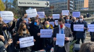 ROMA (ITALPRESS) - "Per tutto il centrodestra la via maestra sono le elezioni, noi parliamo di temi...