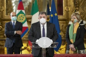 ROMA (ITALPRESS) - "Questa crisi gli italiani non l'hanno capita, non aiuta il paese in una fase...