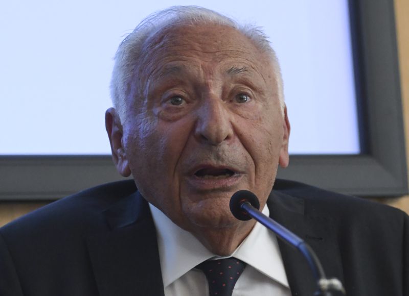 Sanremo, Mogol “Periodo difficile, nessuno sia messo a rischio”