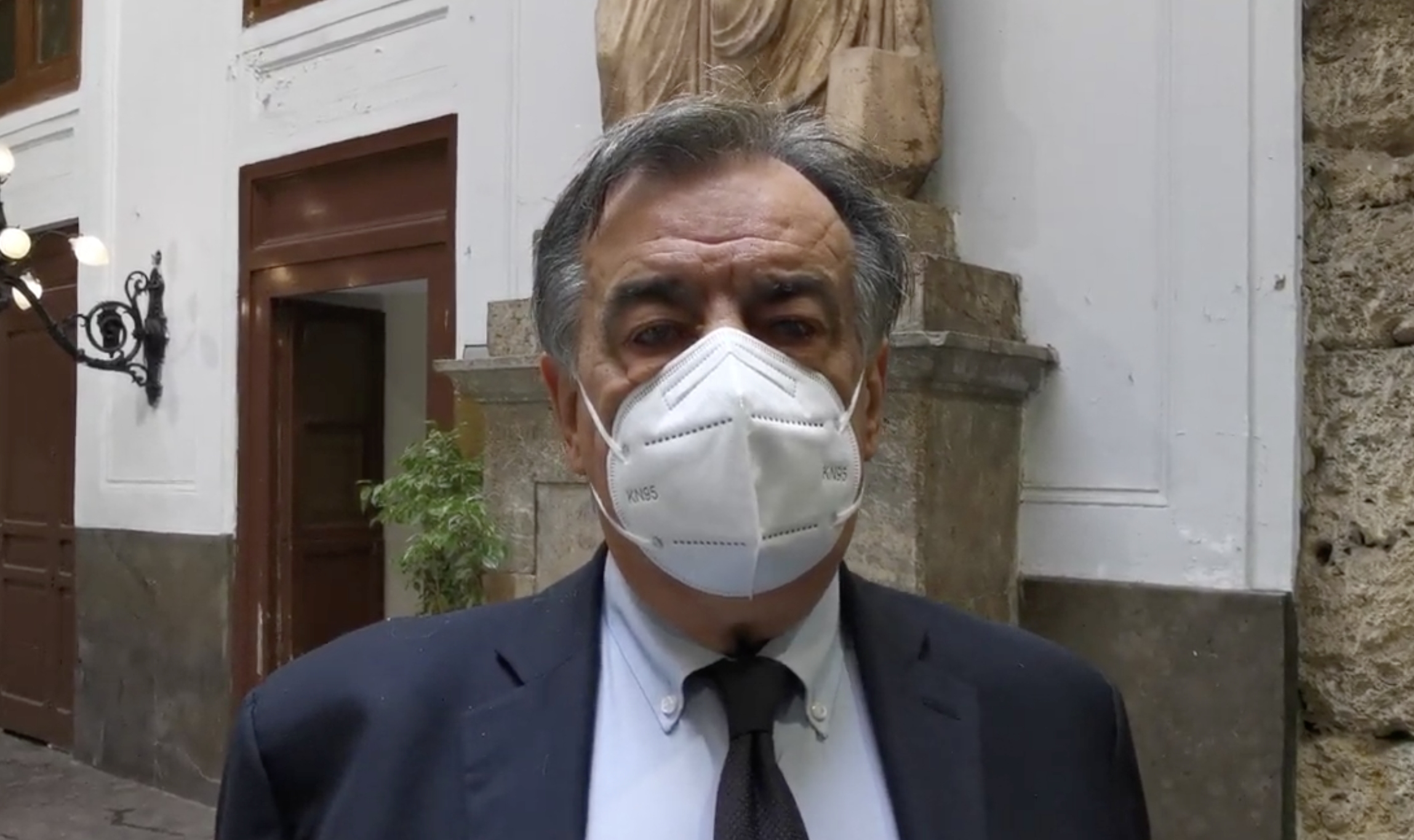 Picco di contagi a Palermo, Orlando: “Zona rossa urgente”