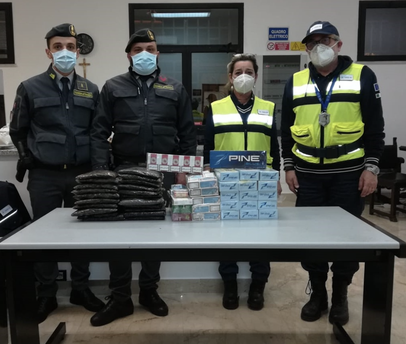 Porto di Palermo, sequestrati 28 Kg di tabacchi di contrabbando