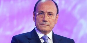 “Esprimo la mia solidarietà personale e quella dell’Assemblea regionale siciliana, al senatore...