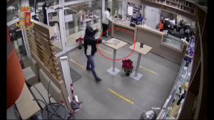 Nel pomeriggio del decorso 23 gennaio, gli agenti della Squadra Mobile – Squadra Antirapine hanno...