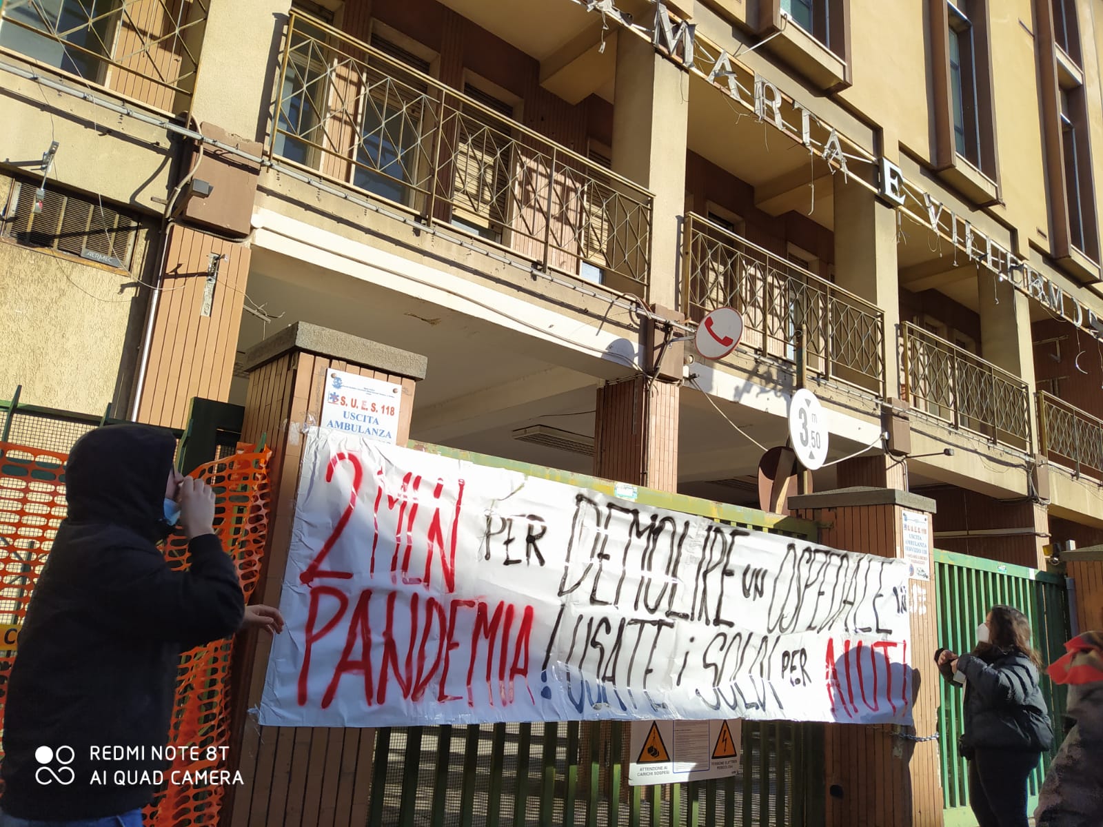 Due milioni di euro per demolire l’Ospedale a Catania: le proteste