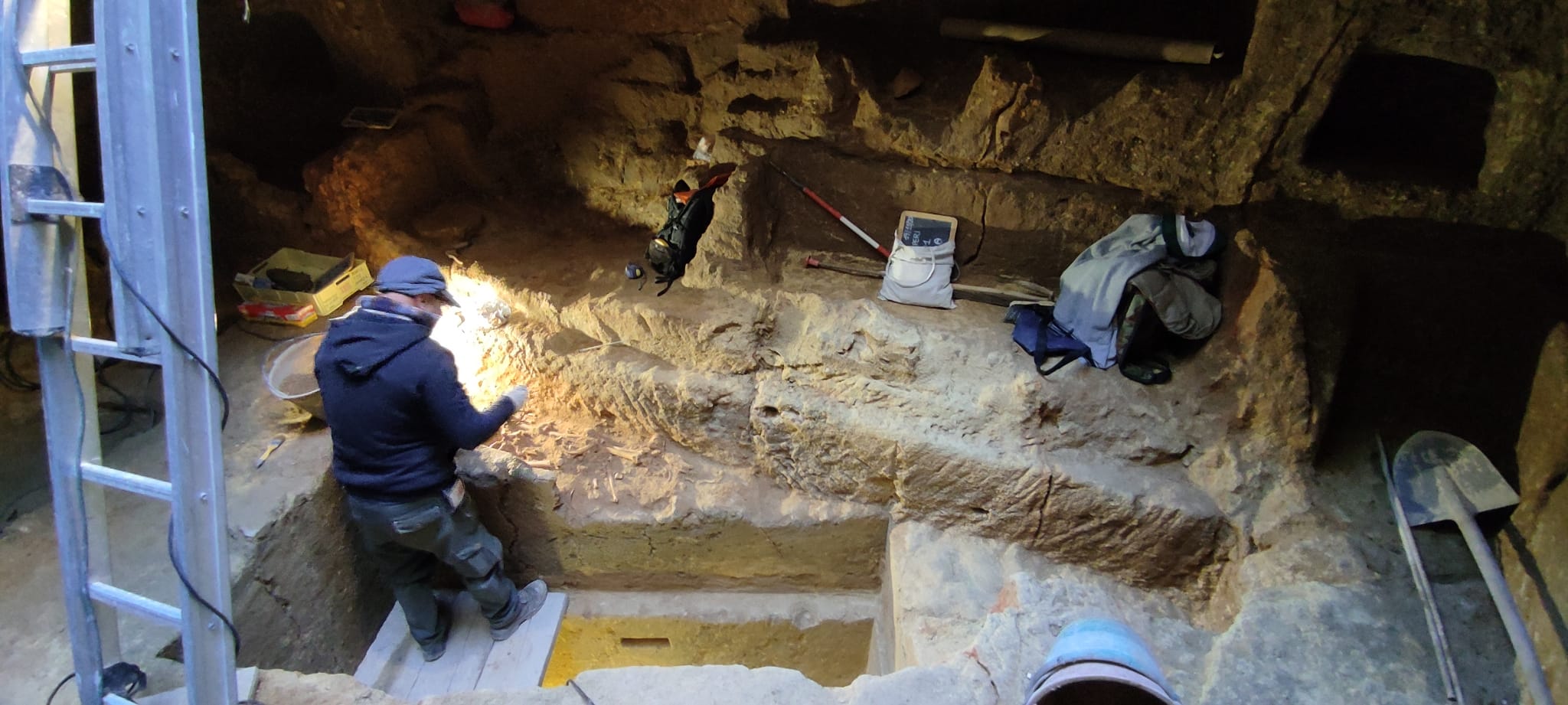 Scavi per la rete fognaria a Marsala scoprono una necropoli inviolata