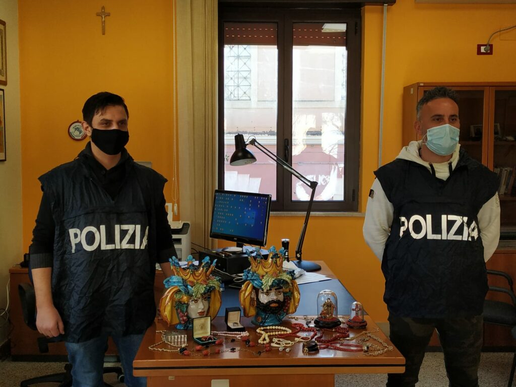 Furto in appartamento a Palermo, bottino da 100mila €: 4 arresti