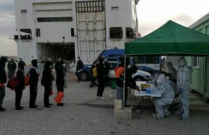 CROTONE (ITALPRESS) - Arrestato presso il Cara di Isola di Capo Rizzuto, in provincia di Crotone, un...