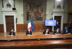 ROMA (ITALPRESS) - È stato firmato a Palazzo Chigi il "Patto per l'innovazione del lavoro pubblico e...