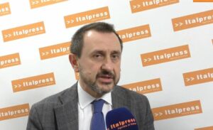 PALERMO (ITALPRESS) - "Un decreto che superando i Dpcm porta in Parlamento finalmente le decisioni...