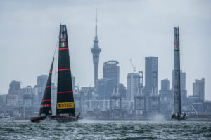 AUCKLAND (NUOVA ZELANDA) (ITALPRESS) - Luna Rossa continua a stupire, Team New Zealand si ritrova a...