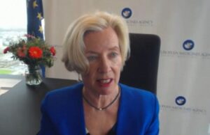 BRUXELLES (BELGIO) (ITALPRESS) - "Migliaia di persone hanno sviluppato coaguli di sangue, dobbiamo...