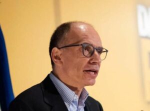 ROMA (ITALPRESS) - "Bisogna passare la palla ai compagni. Solo così si fanno i punti, solo così si...