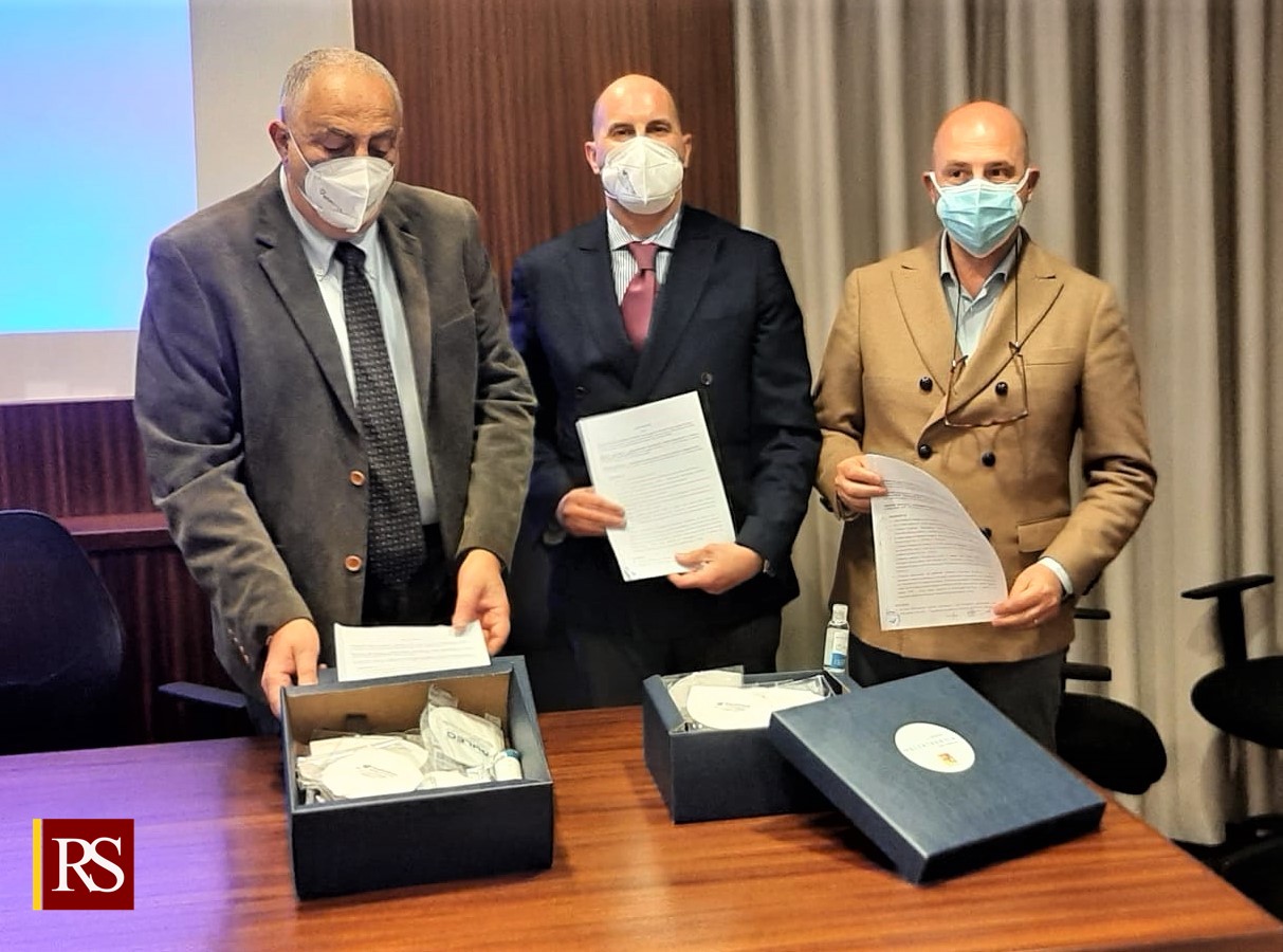 Regione e Distretto Meccatronica: mascherine “made in Sicily” nelle scuole