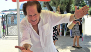 Zio Pippo era il Re della spiaggia di Mondello. Già dagli anni '70 ha iniziato ad animare il lido...