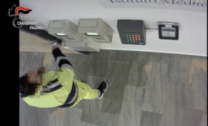 Scovati dai carabinieri nove “furbetti” del cartellino all’ospedale Civico di Palermo. Emesse dal...