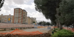 Sono ripresi oggi i lavori di competenza del Comune per il consolidamento della soletta che chiude...