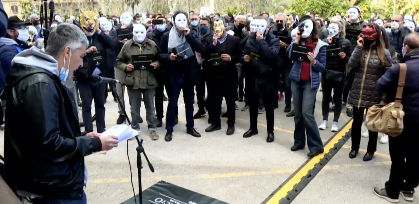 Imprenditori in piazza a Palermo, manifestazione di Confcommercio