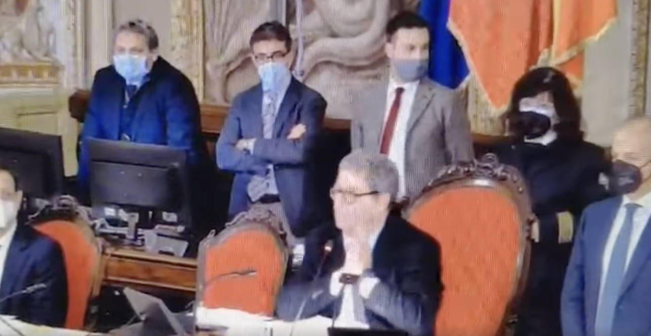 Stop alla Finanziaria, il Covid entra all’Ars: positivo un autista