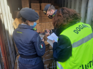 I Finanzieri del 1° Nucleo Operativo Metropolitano della Guardia di Finanza di Palermo, unitamente...