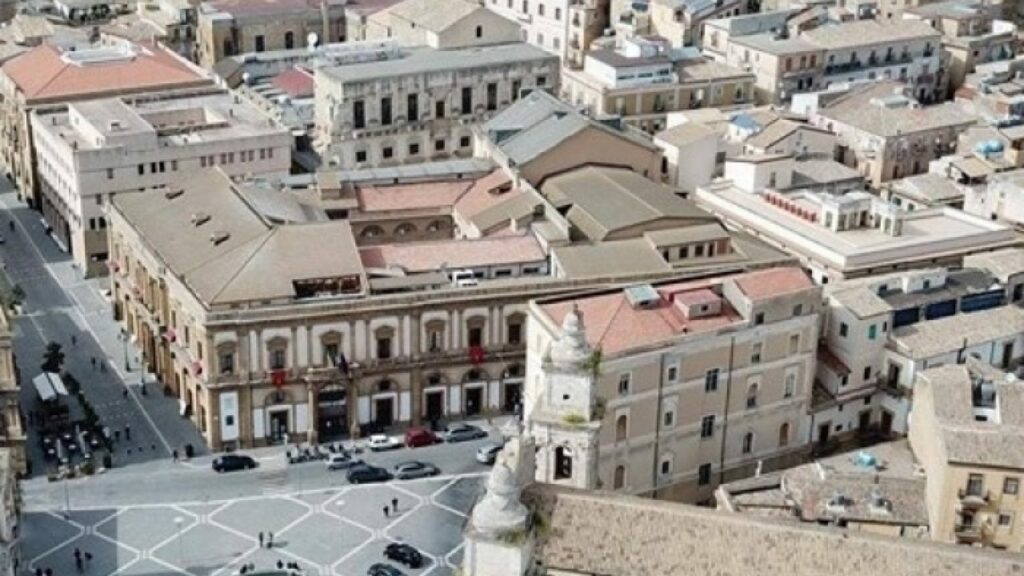 Caltanissetta chiede la zona rossa, picco di contagi nelle province