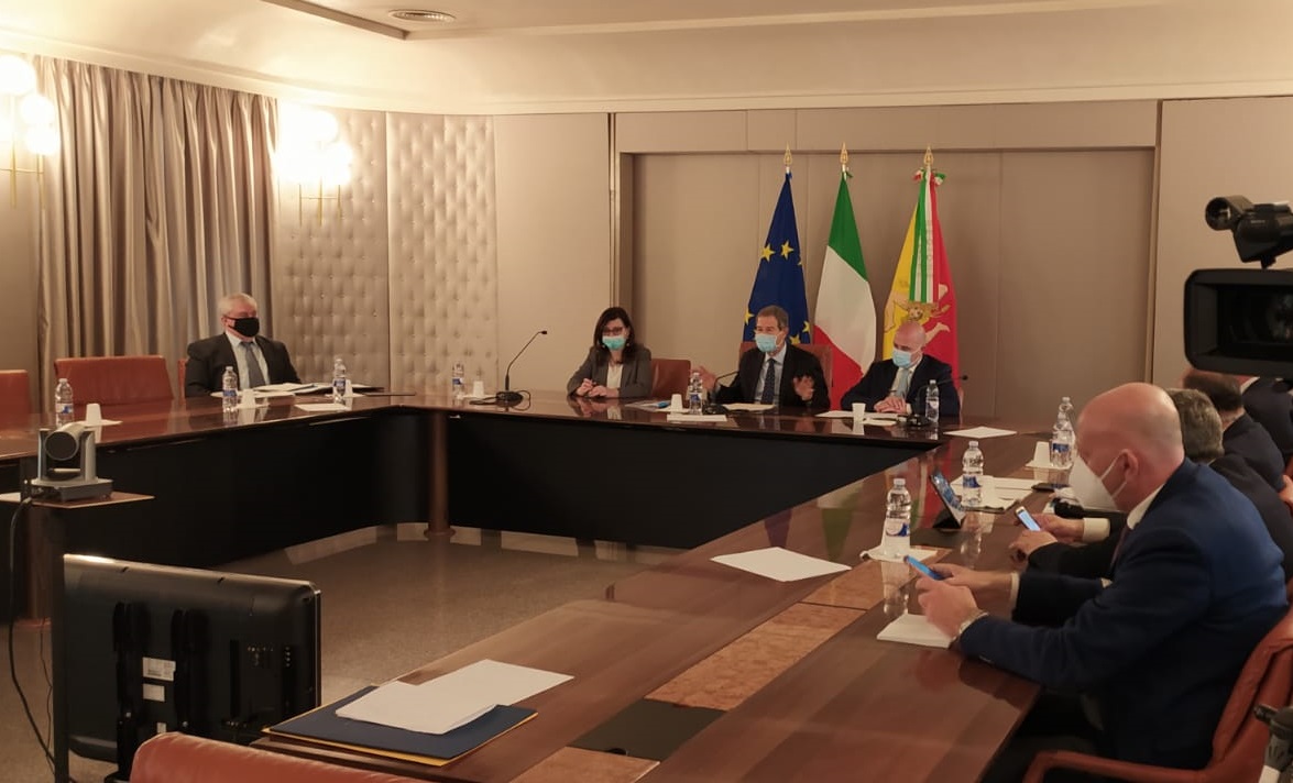 Petrolchimico Siracusa: Musumeci, accompagneremo le imprese nella riconversione