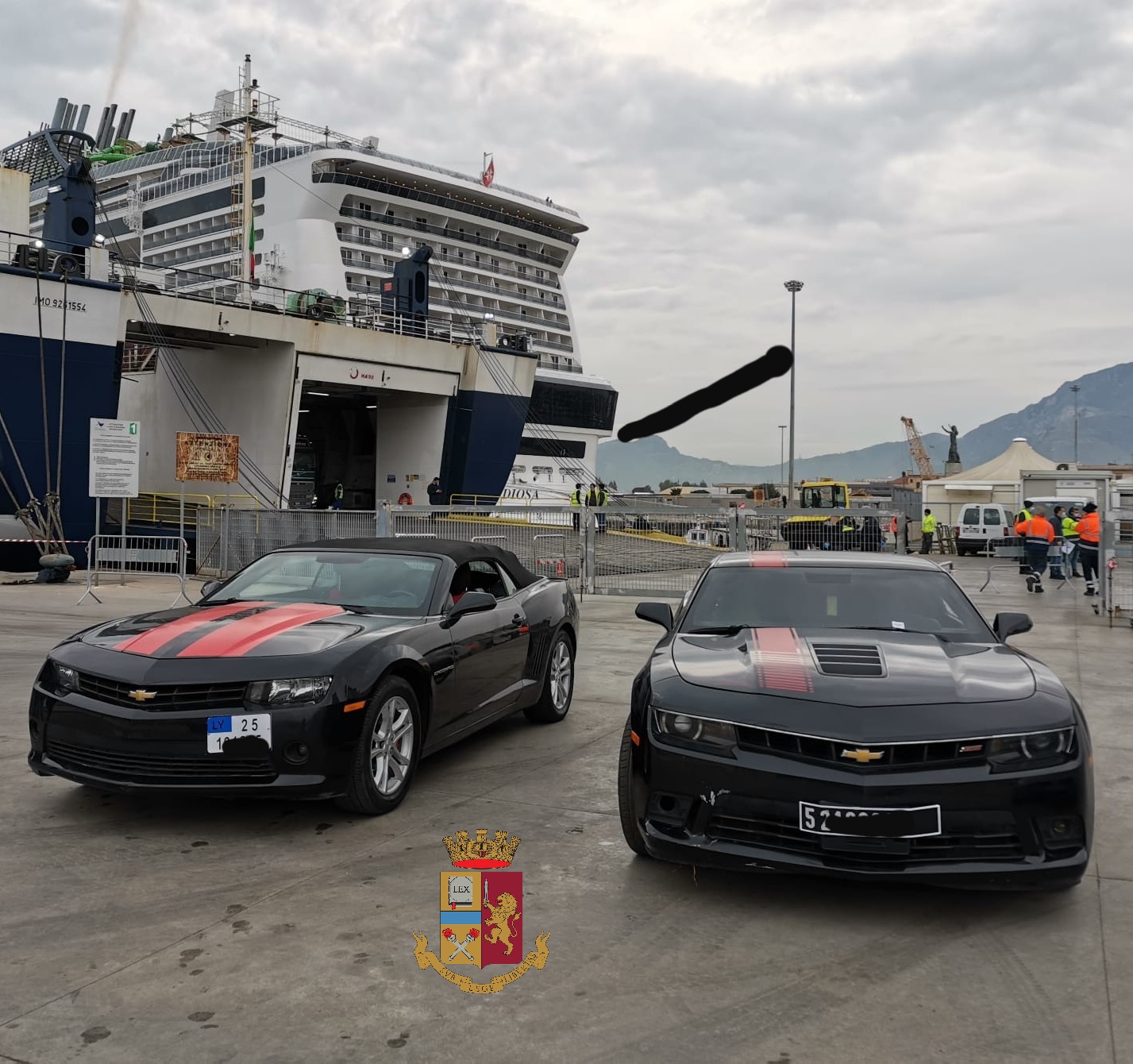 Sbarcano a Palermo con documenti contraffatti, fermati due stranieri