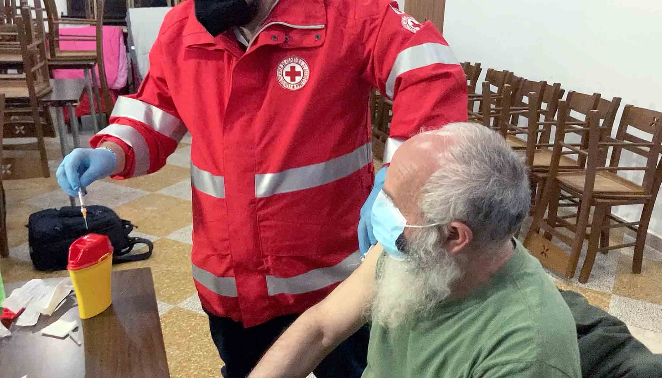 Vaccini ai senzatetto, commissario Costa: “Atto d’amore”